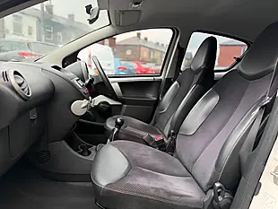 Used 2012 Toyota Aygo Ice White - Interior and Exterior details 2