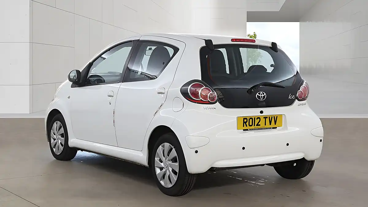 Used 2012 Toyota Aygo Ice White - Interior and Exterior details 2