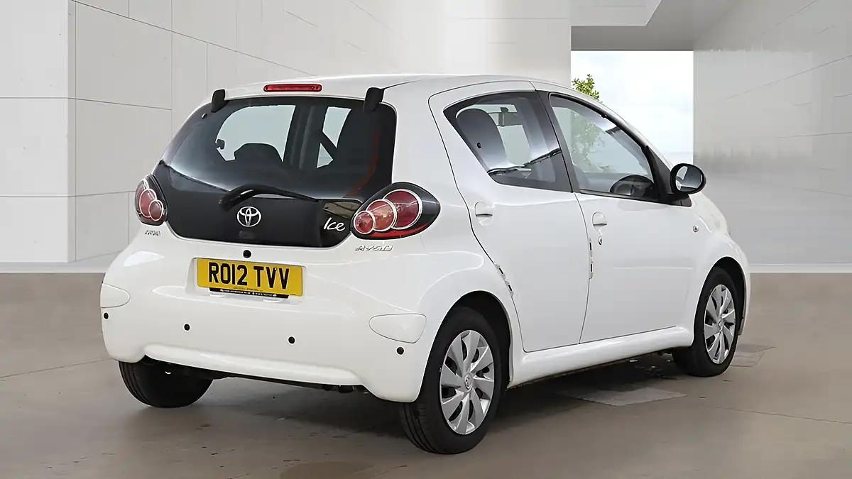 Used 2012 Toyota Aygo Ice White - Interior and Exterior details 3