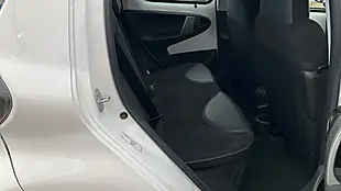 Used 2012 Toyota Aygo Ice White - Interior and Exterior details 7