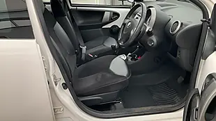 Used 2012 Toyota Aygo Ice White - Interior and Exterior details 8