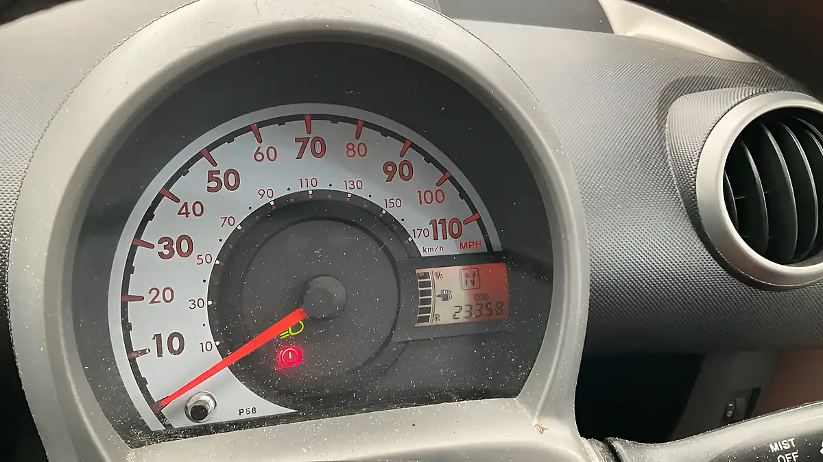 Used 2012 Toyota Aygo Ice White - Interior and Exterior details 9