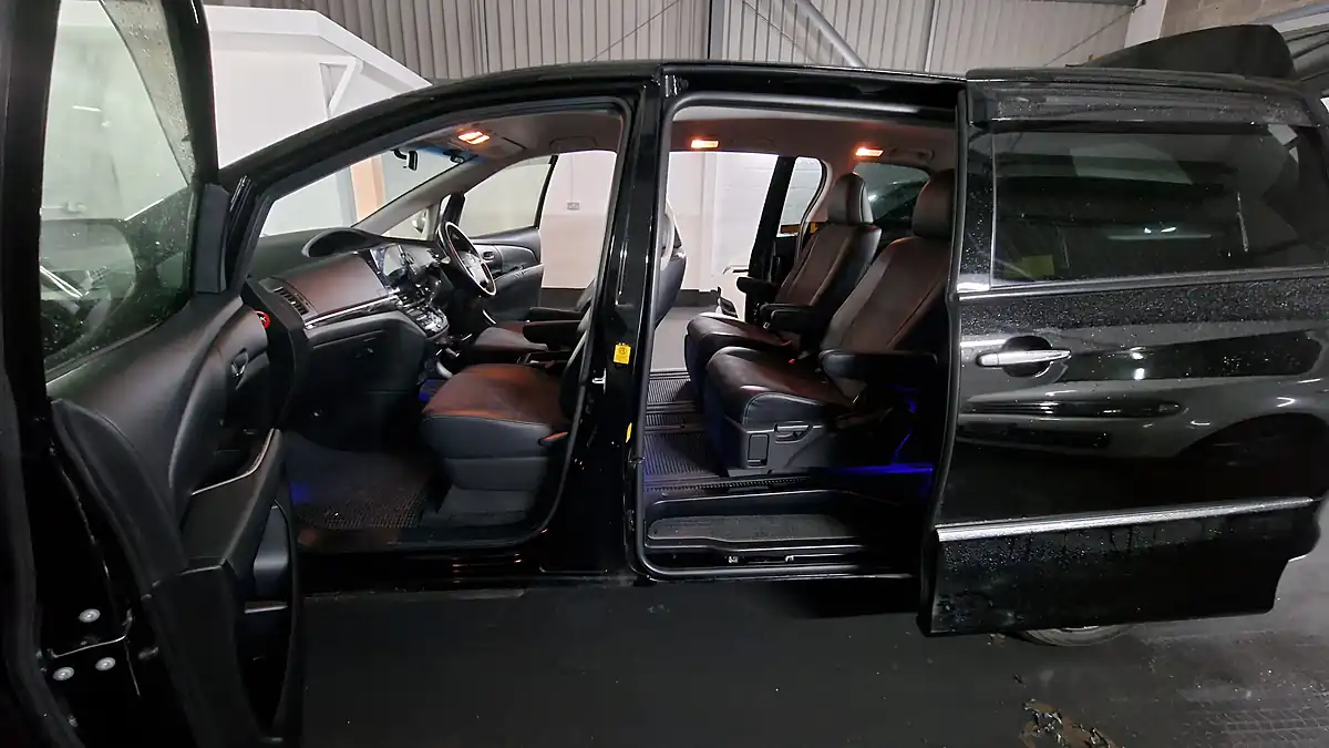 Used 2012 Toyota Estima Aeras Black - Interior and Exterior details 13