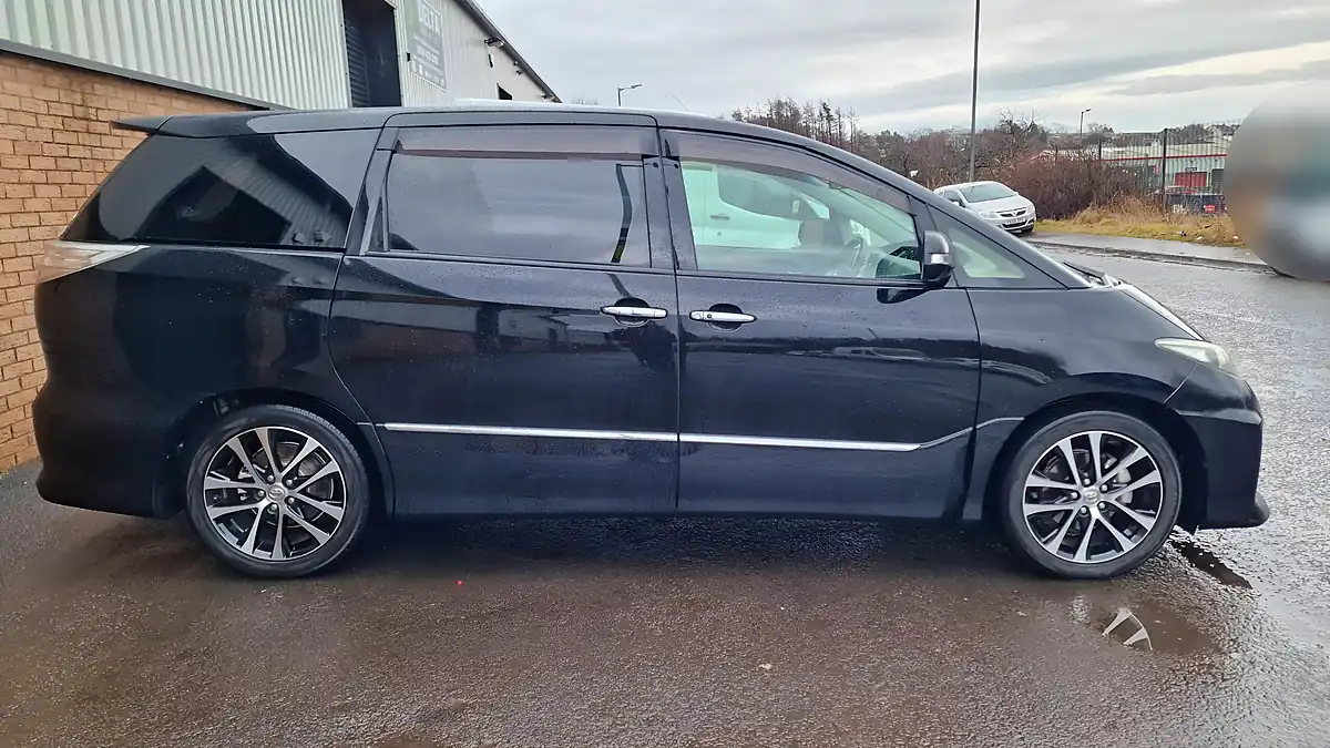 Used 2012 Toyota Estima Aeras Black - Interior and Exterior details 6
