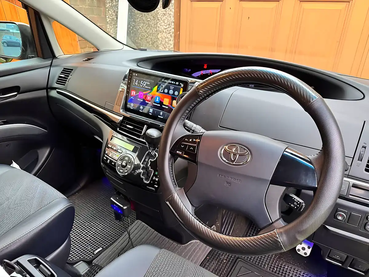 Used 2012 Toyota Estima Aeras Black - Interior and Exterior details 8