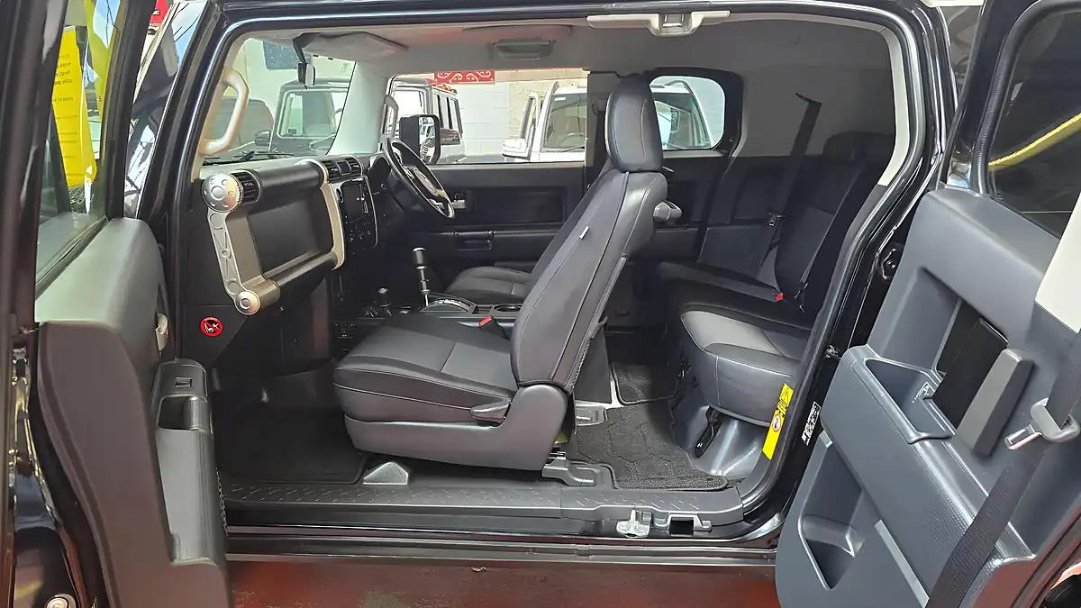 Used 2012 Toyota Fj Cruiser Black Colour Pkg 4WD a-Track Black - Interior and Exterior details 12