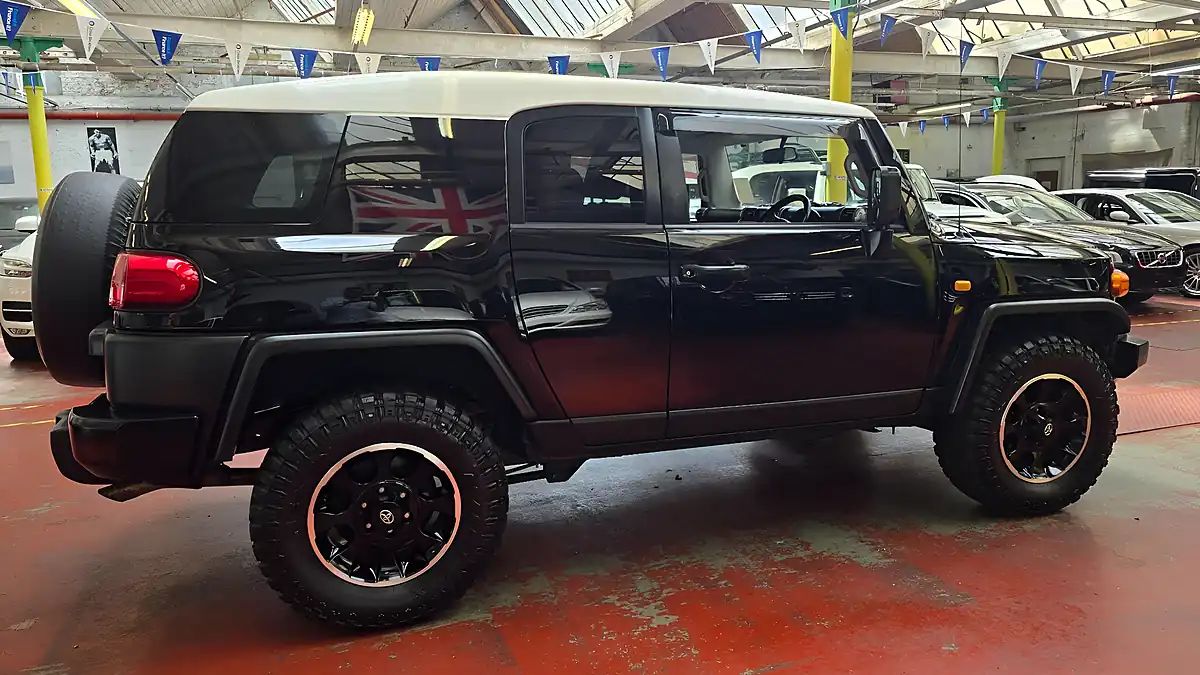 Used 2012 Toyota Fj Cruiser Black Colour Pkg 4WD a-Track Black - Interior and Exterior details 16