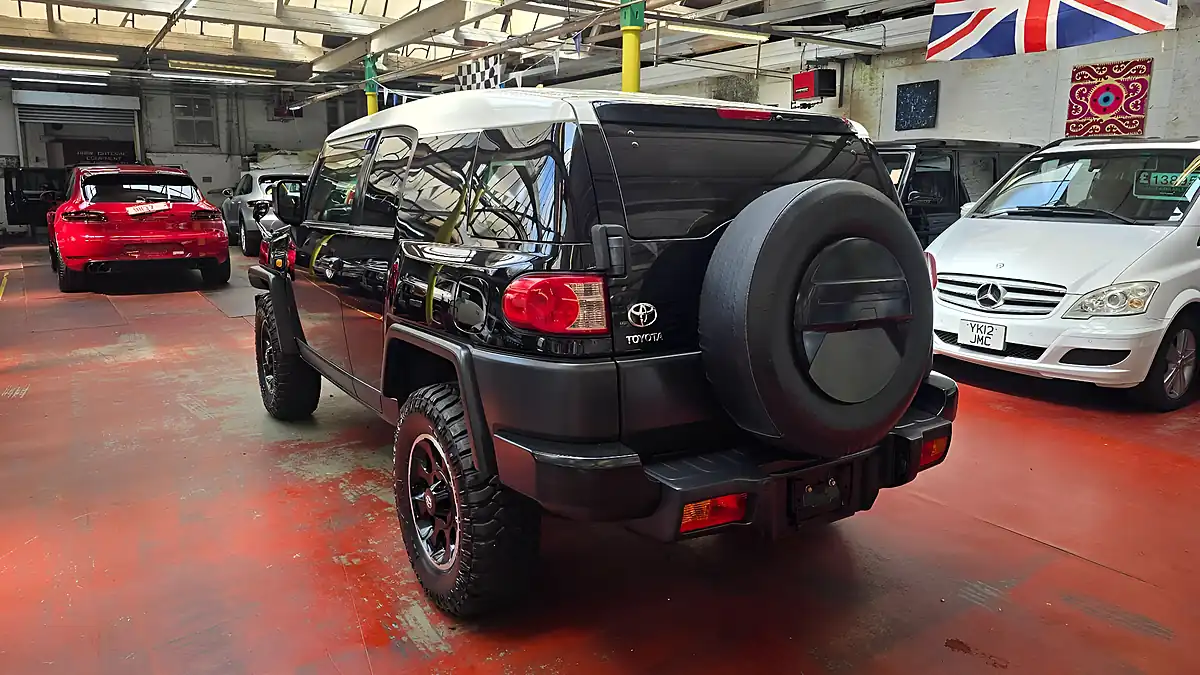 Used 2012 Toyota Fj Cruiser Black Colour Pkg 4WD a-Track Black - Interior and Exterior details 17
