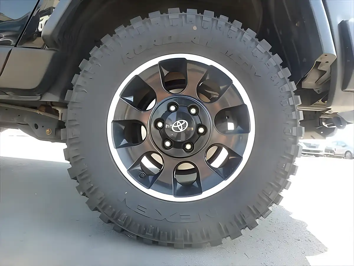Used 2012 Toyota Fj Cruiser Black Colour Pkg Black - Interior and Exterior details 5