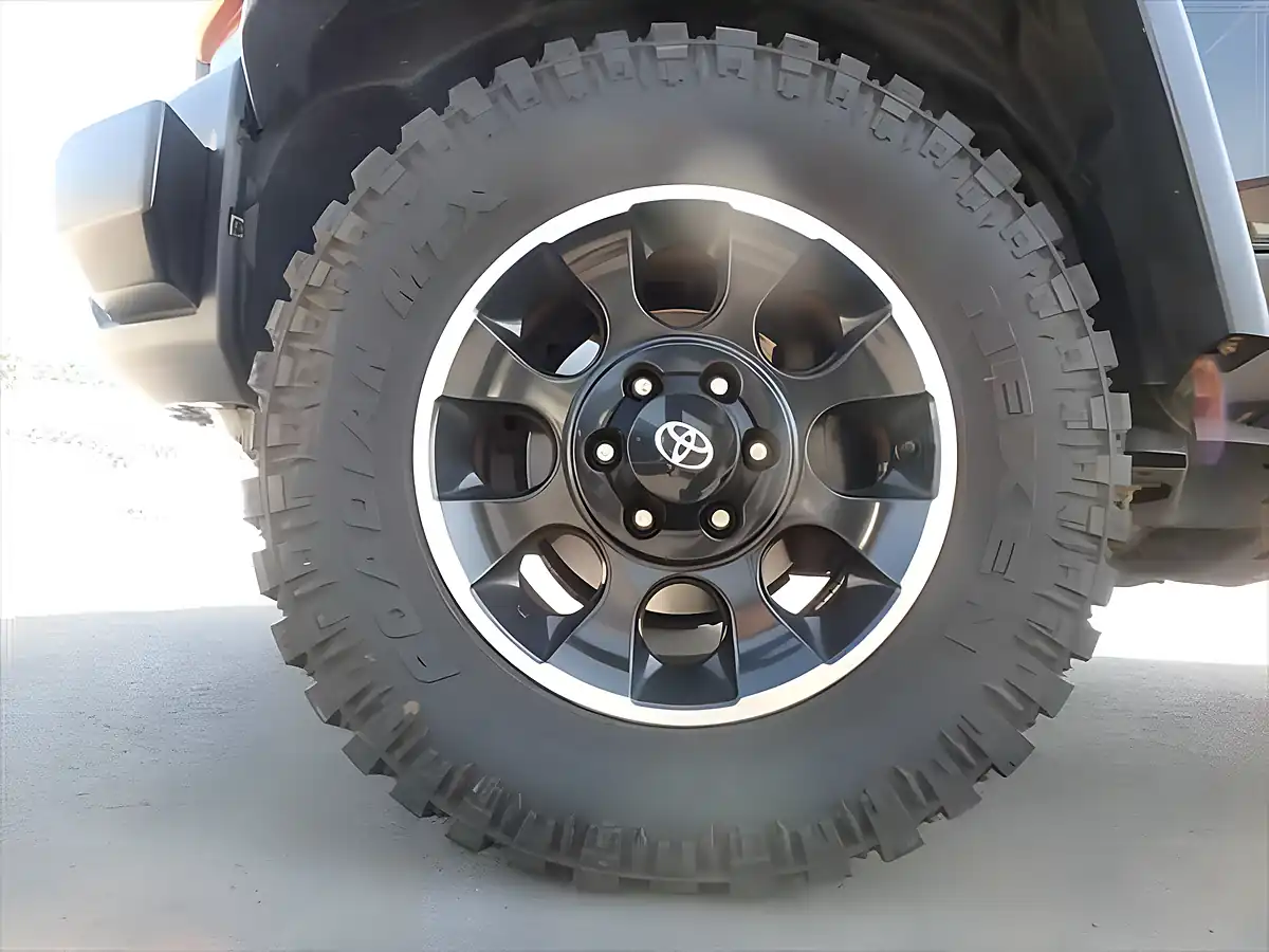 Used 2012 Toyota Fj Cruiser Black Colour Pkg Black - Interior and Exterior details 6