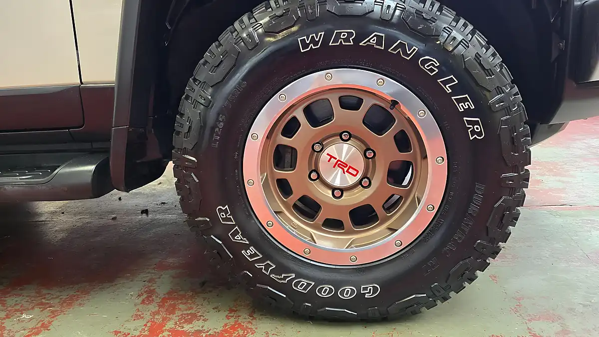 Used 2012 Toyota Fj Cruiser Factory Off Road Pack Trd Alloys White - Interior and Exterior details 20