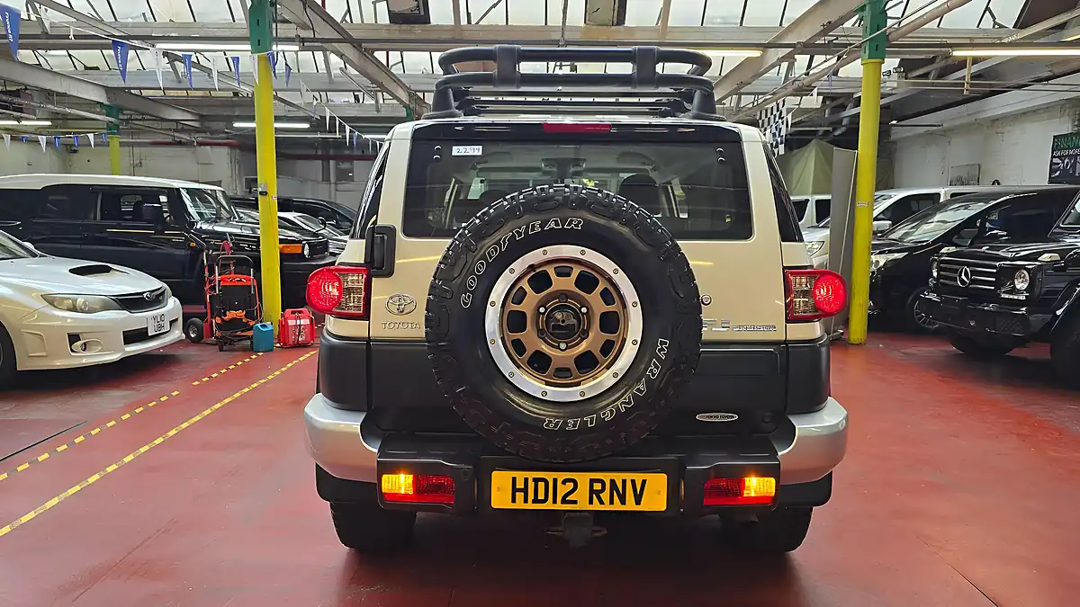 Used 2012 Toyota Fj Cruiser Factory Off Road Pack Trd Alloys White - Interior and Exterior details 5