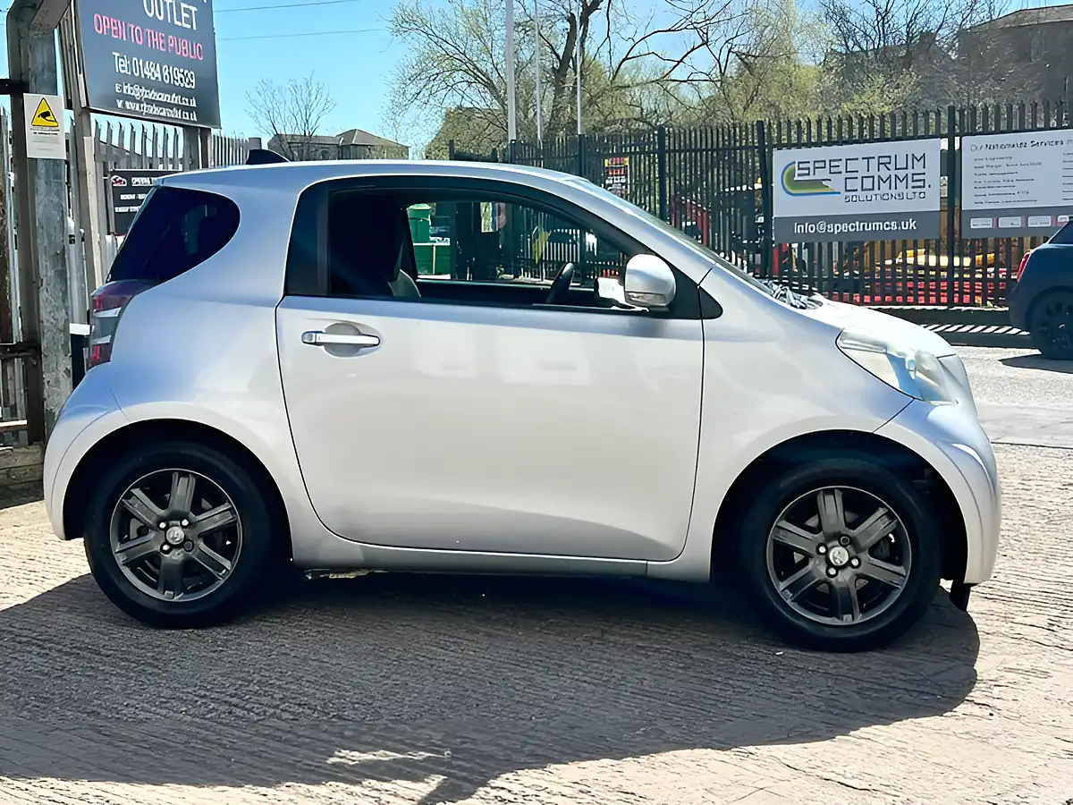 Used 2012 Toyota Iq IQ2 Silver - Interior and Exterior details 12