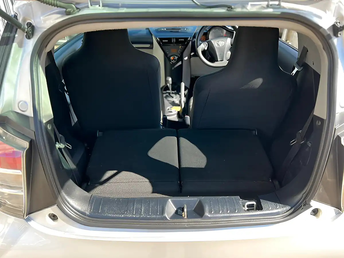 Used 2012 Toyota Iq IQ2 Silver - Interior and Exterior details 15