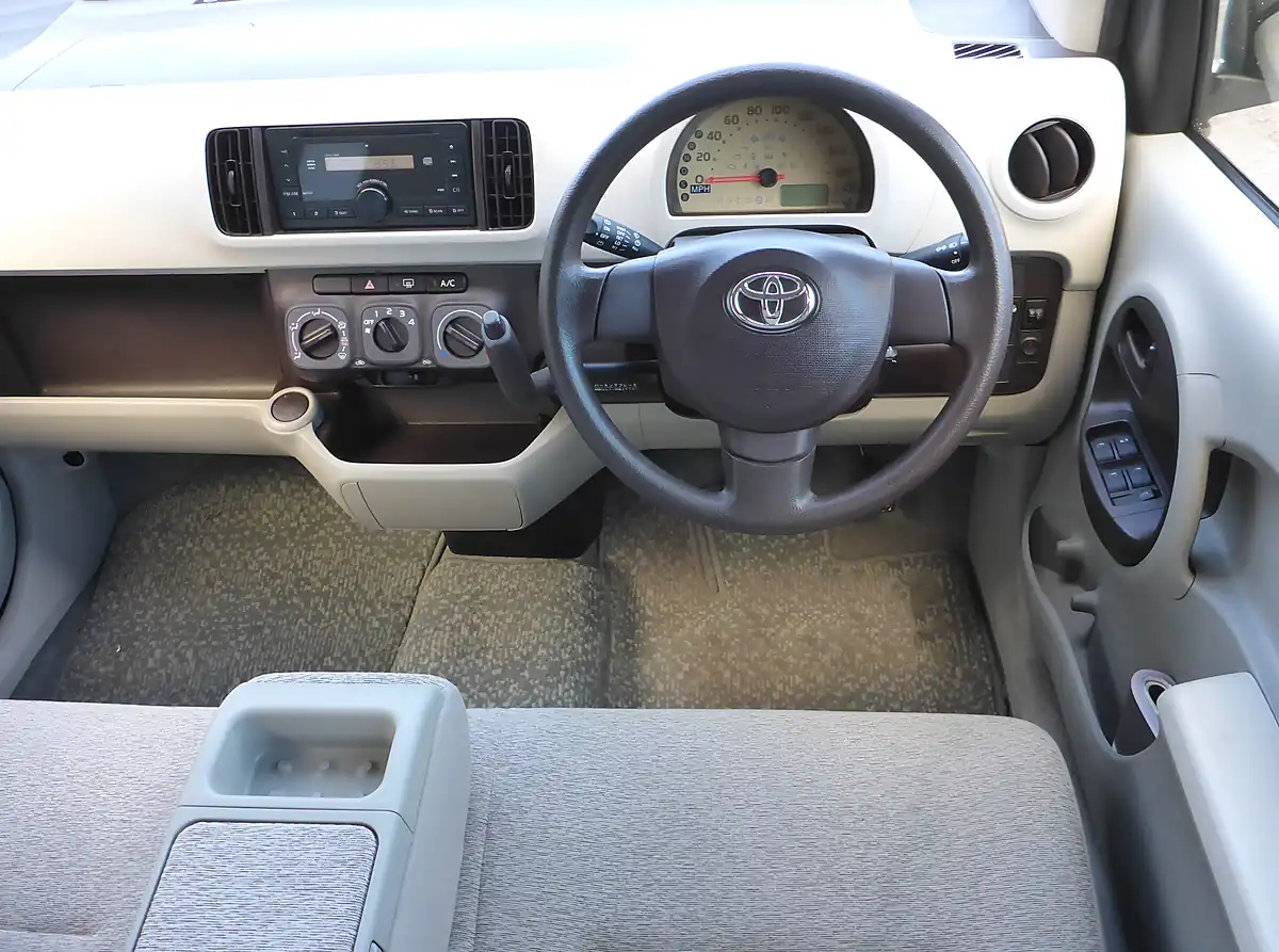 Used 2012 Toyota Passo Metallic - Interior and Exterior details 6