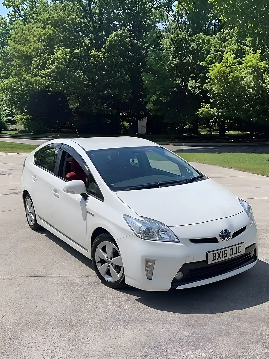 Used 2012 Toyota Prius White - Interior and Exterior details 5