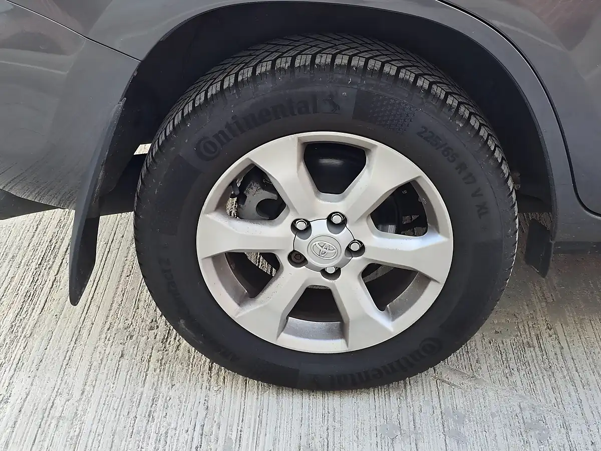 Used 2012 Toyota RAV4 Xt-R 4WD Grey - Interior and Exterior details 10