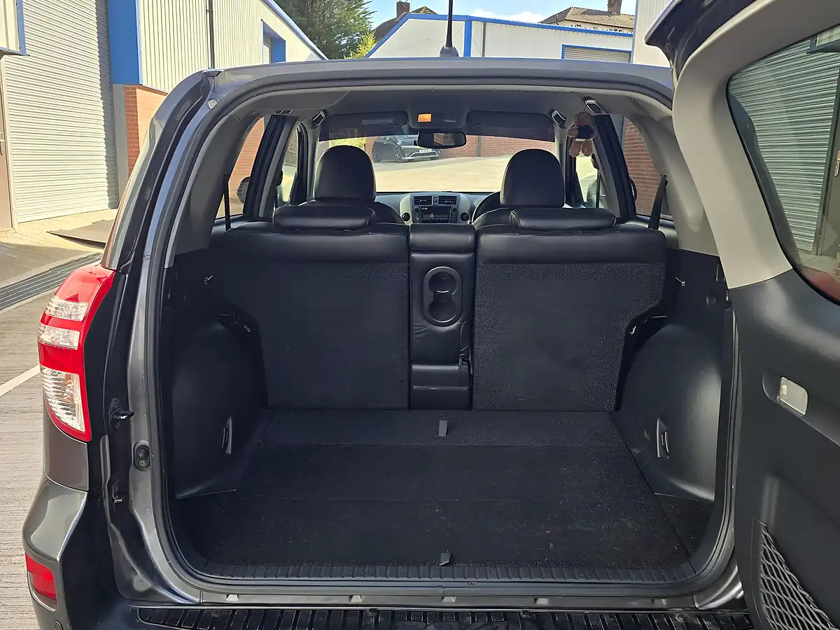 Used 2012 Toyota RAV4 Xt-R 4WD Grey - Interior and Exterior details 12