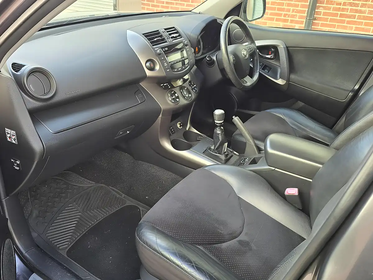 Used 2012 Toyota RAV4 Xt-R 4WD Grey - Interior and Exterior details 13