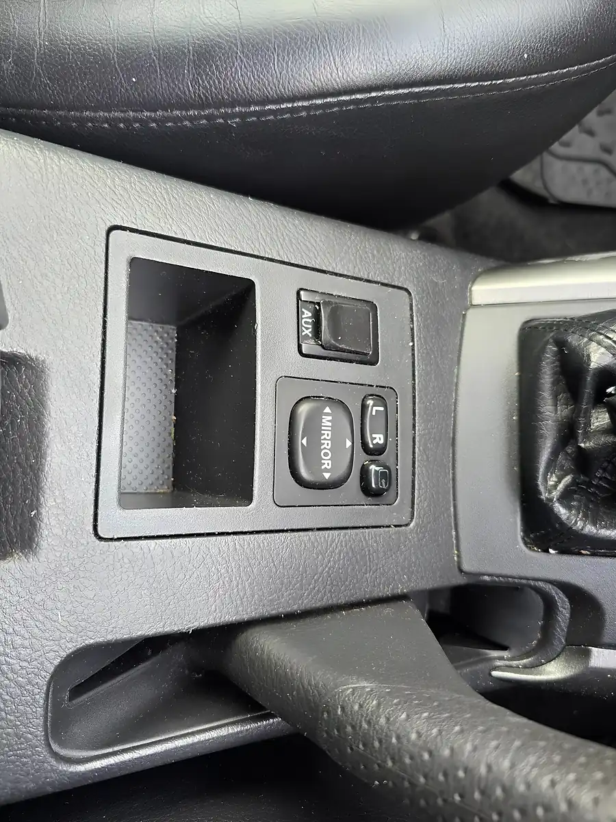 Used 2012 Toyota RAV4 Xt-R 4WD Grey - Interior and Exterior details 19