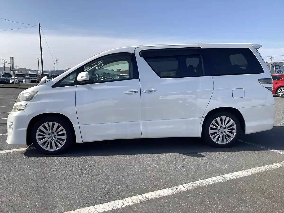Used 2012 Toyota Vellfire Z (7 Seater) White Pearl Mica Metallic - Interior and Exterior details 5