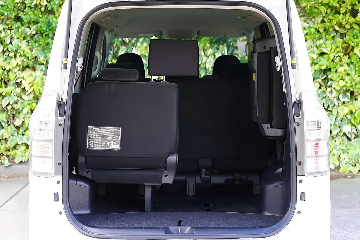 Used 2012 Toyota Voxy X L Edition White - Interior and Exterior details 18