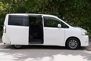 Used 2012 Toyota Voxy X L Edition White - Interior and Exterior details 3