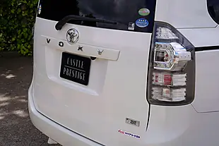 Used 2012 Toyota Voxy X L Edition White - Interior and Exterior details 5
