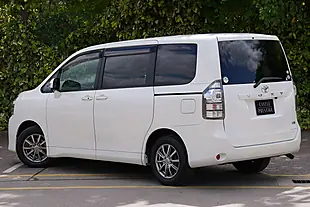 Used 2012 Toyota Voxy X L Edition White - Interior and Exterior details 8