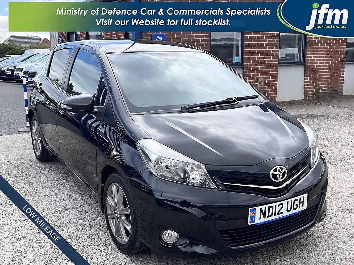 Used 2012 Toyota Yaris Sr Eclipse Black Met - Front View