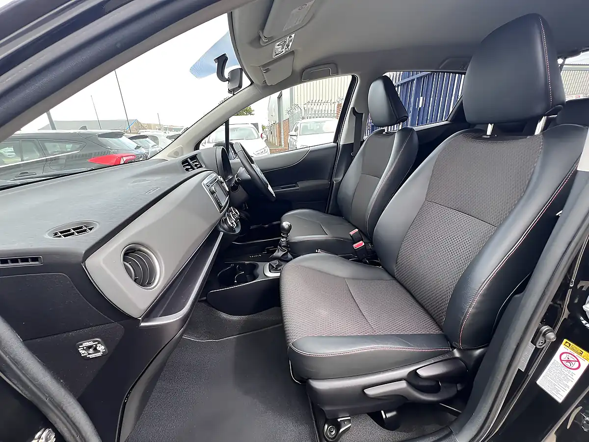 Used 2012 Toyota Yaris Sr Eclipse Black Met - Interior and Exterior details 14