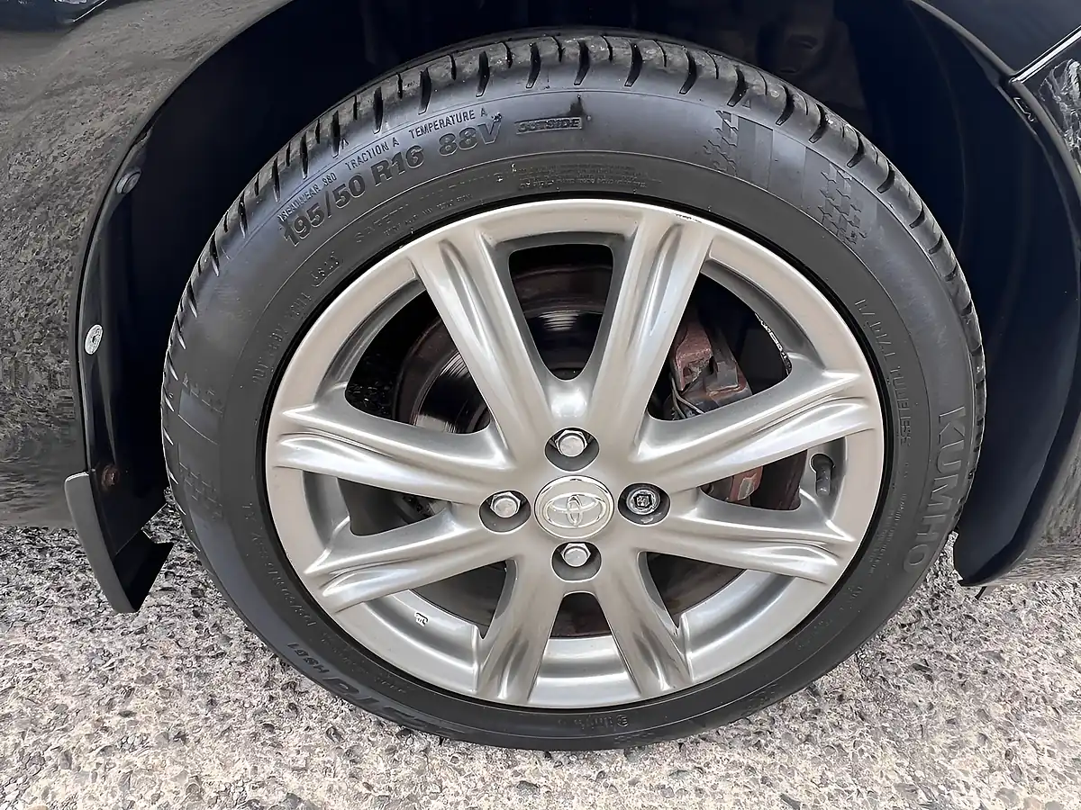 Used 2012 Toyota Yaris Sr Eclipse Black Met - Interior and Exterior details 17