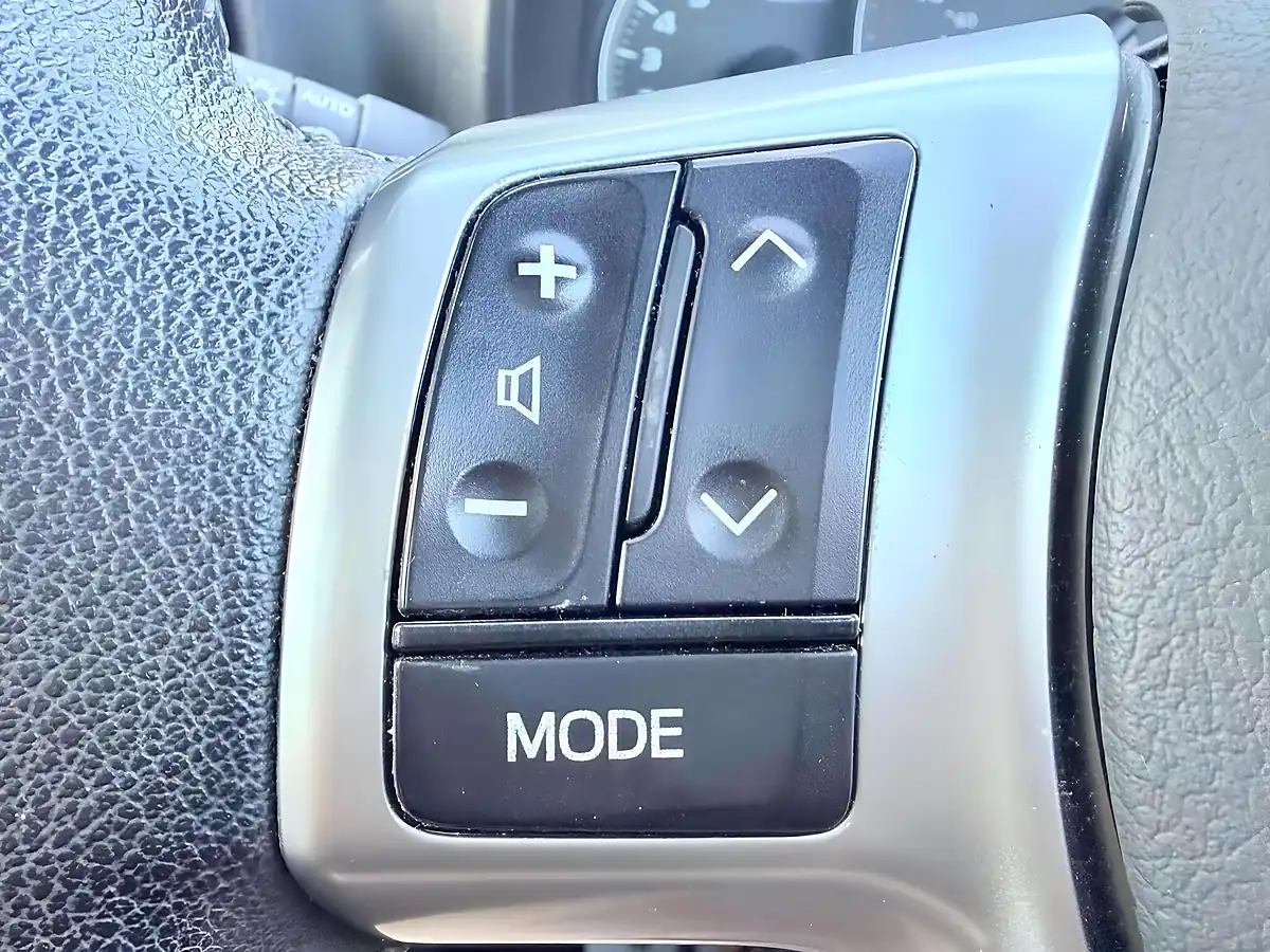 Used 2012 Toyota Yaris T Spirit Multidrive S White - Interior and Exterior details 12