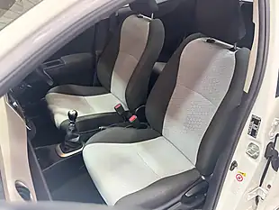 Used 2012 Toyota Yaris T Spirit White - Interior and Exterior details 14