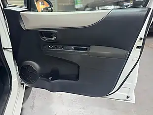 Used 2012 Toyota Yaris T Spirit White - Interior and Exterior details 18