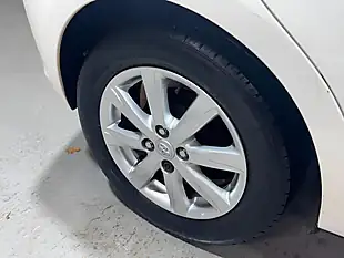 Used 2012 Toyota Yaris T Spirit White - Interior and Exterior details 20