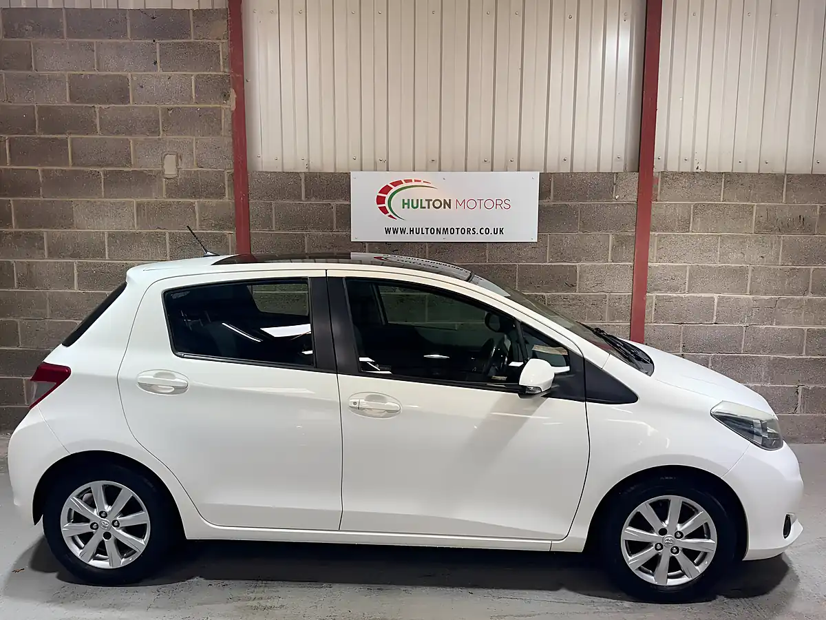 Used 2012 Toyota Yaris T Spirit White - Interior and Exterior details 5