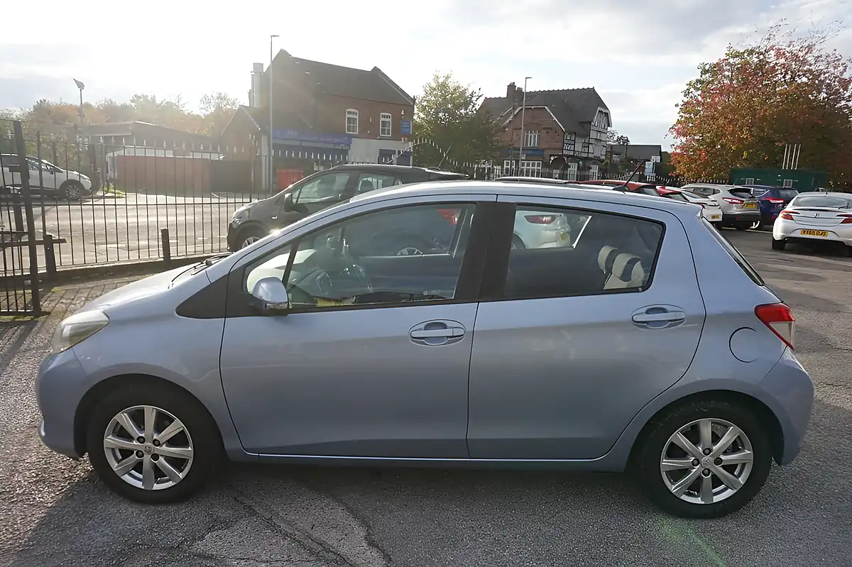 Used 2012 Toyota Yaris Tr Blue - Interior and Exterior details 3