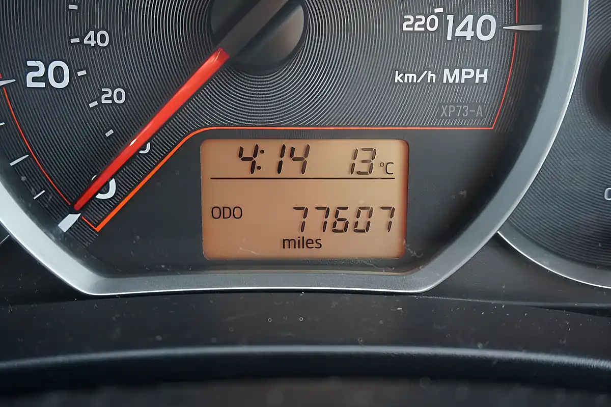 Used 2012 Toyota Yaris Tr Blue - Interior and Exterior details 9