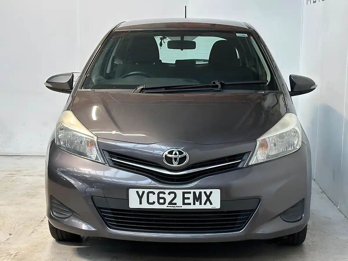 Used 2012 Toyota Yaris Tr Decuma Grey - Interior and Exterior details 2