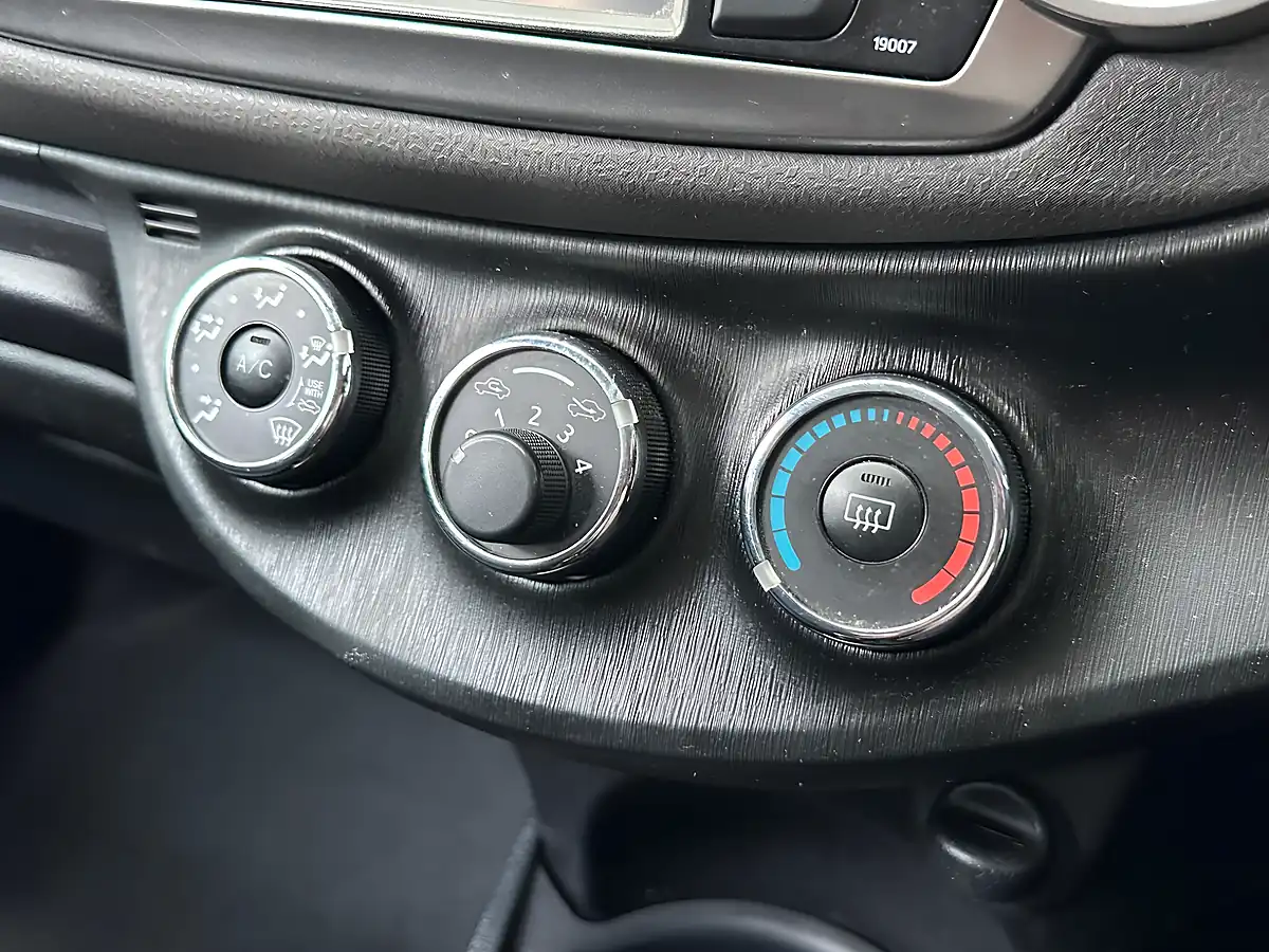 Used 2012 Toyota Yaris Tr Decuma Grey - Interior and Exterior details 15