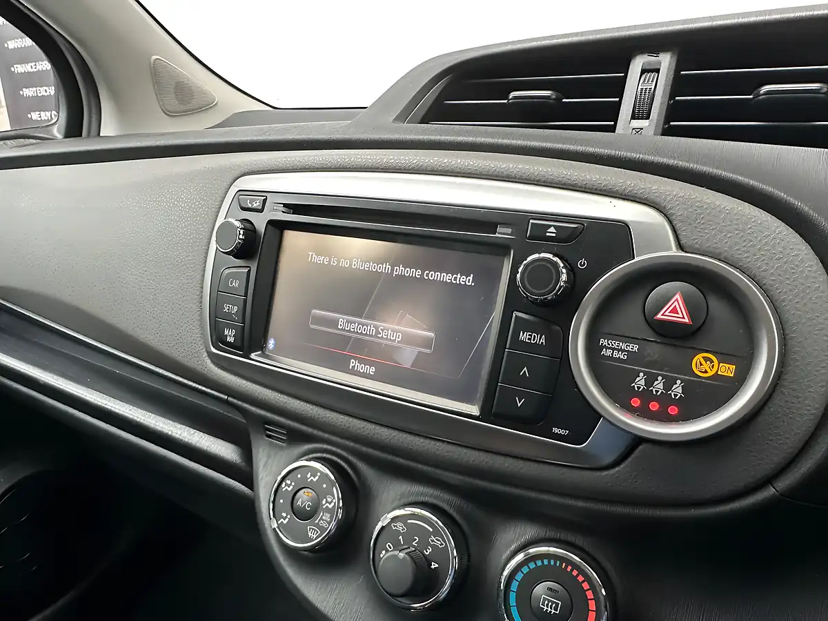 Used 2012 Toyota Yaris Tr Pure White - Interior and Exterior details 10