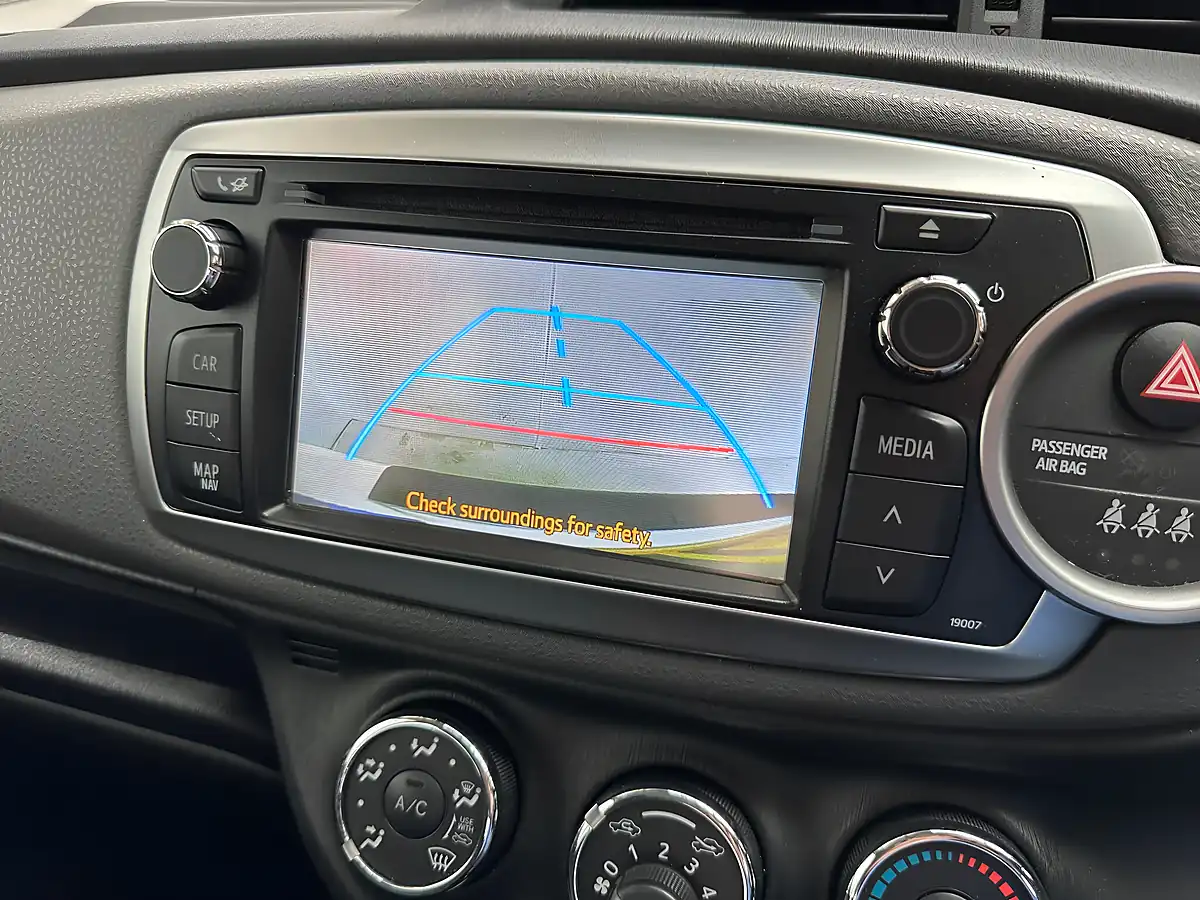 Used 2012 Toyota Yaris Tr Pure White - Interior and Exterior details 11