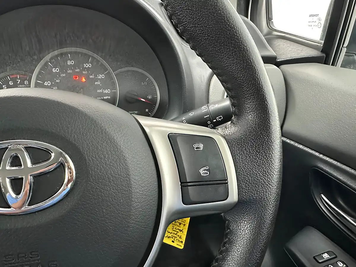 Used 2012 Toyota Yaris Tr Pure White - Interior and Exterior details 13