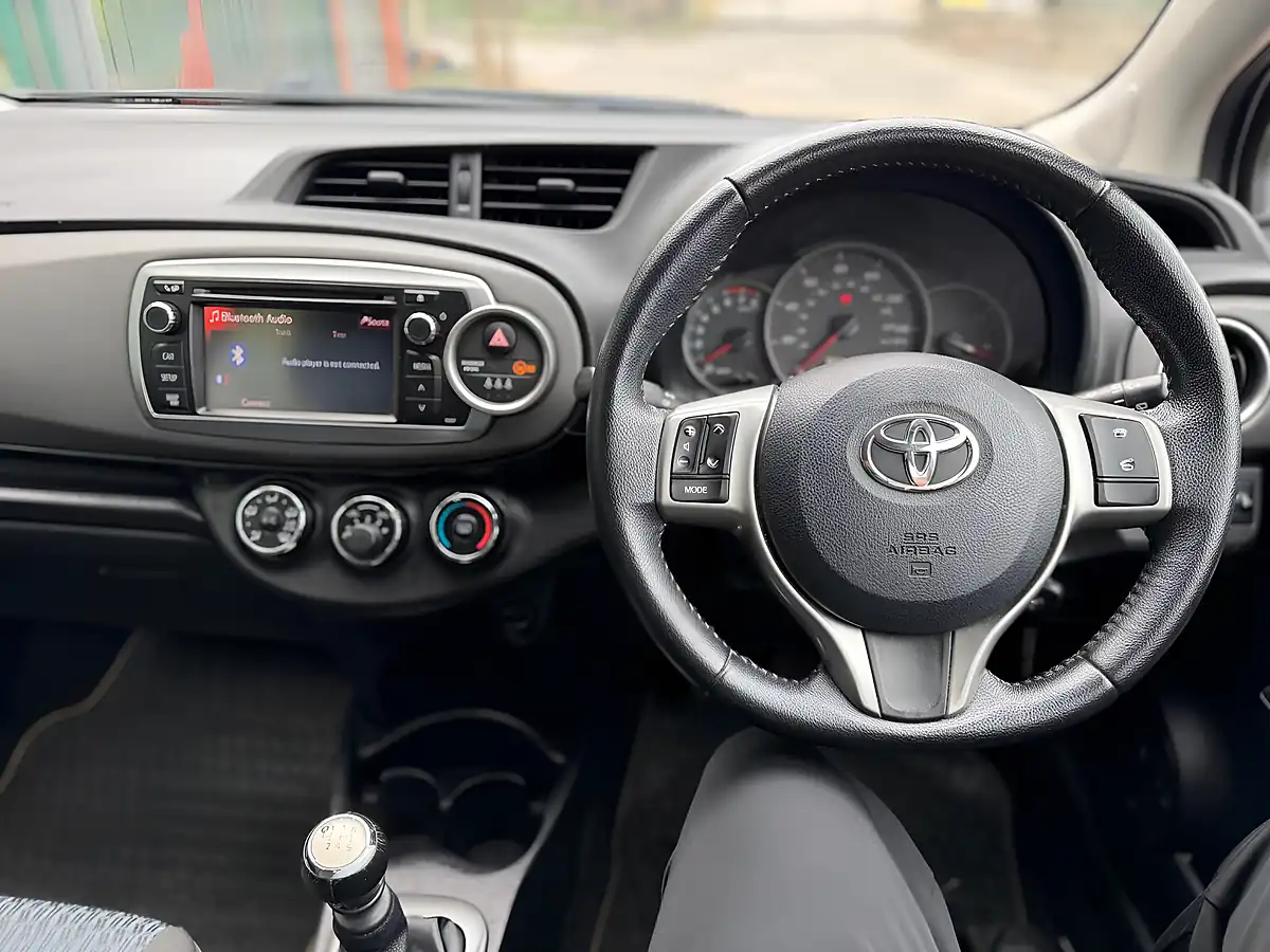 Used 2012 Toyota Yaris Tr Silver - Interior and Exterior details 10