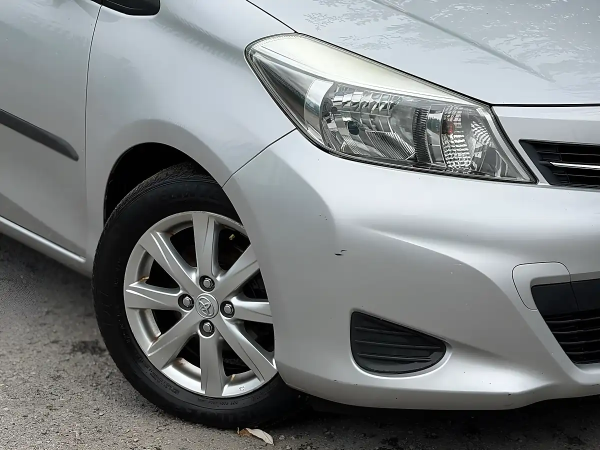Used 2012 Toyota Yaris Tr Silver - Interior and Exterior details 2