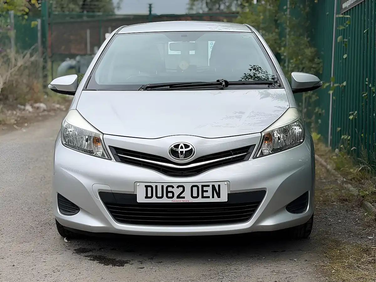 Used 2012 Toyota Yaris Tr Silver - Interior and Exterior details 3