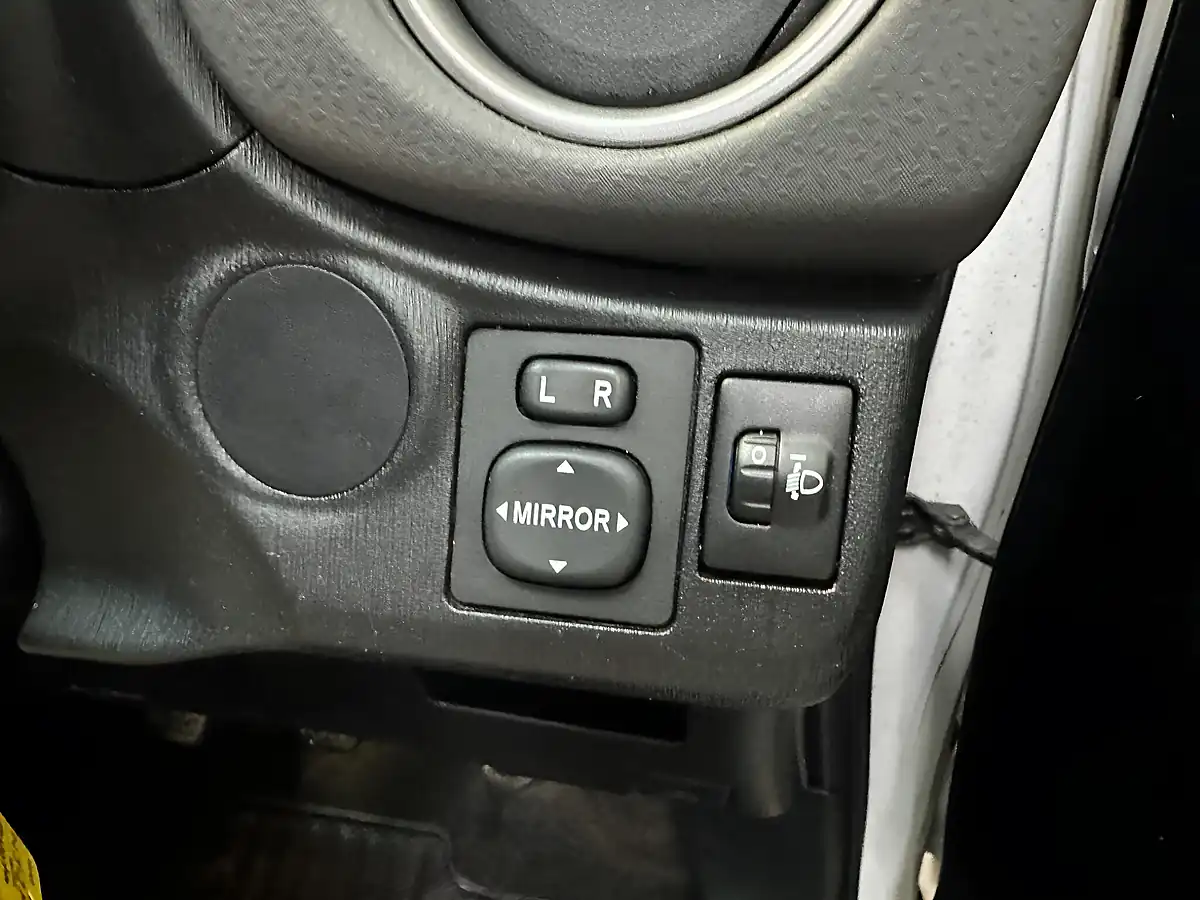 Used 2012 Toyota Yaris Tr White - Interior and Exterior details 15