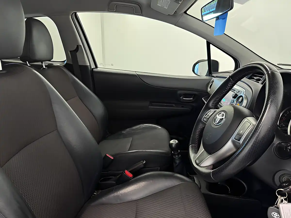 Used 2012 Toyota Yaris Trend White - Interior and Exterior details 10