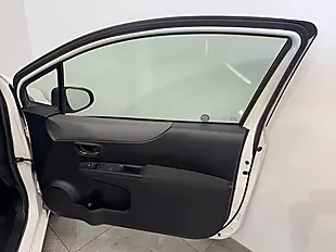 Used 2012 Toyota Yaris Trend White - Interior and Exterior details 12
